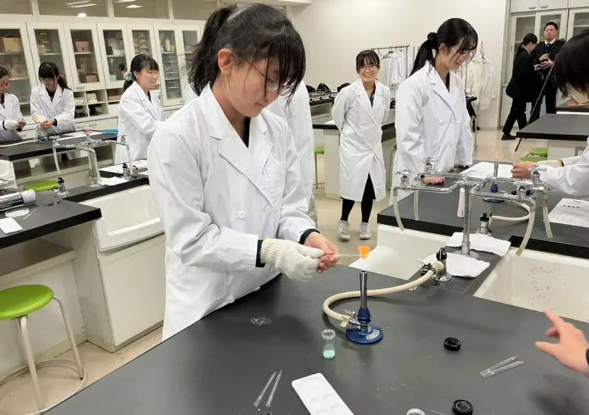 中2理科 理科特別実験講座を開催しました | 神奈川学園
