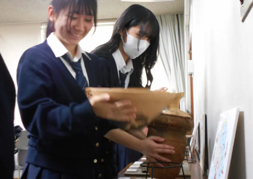 【中古】 生きて学んで考えて/学文社/武蔵国際総合学園 中古】 生きて学んで考えて/学文社/武蔵国際総合学園