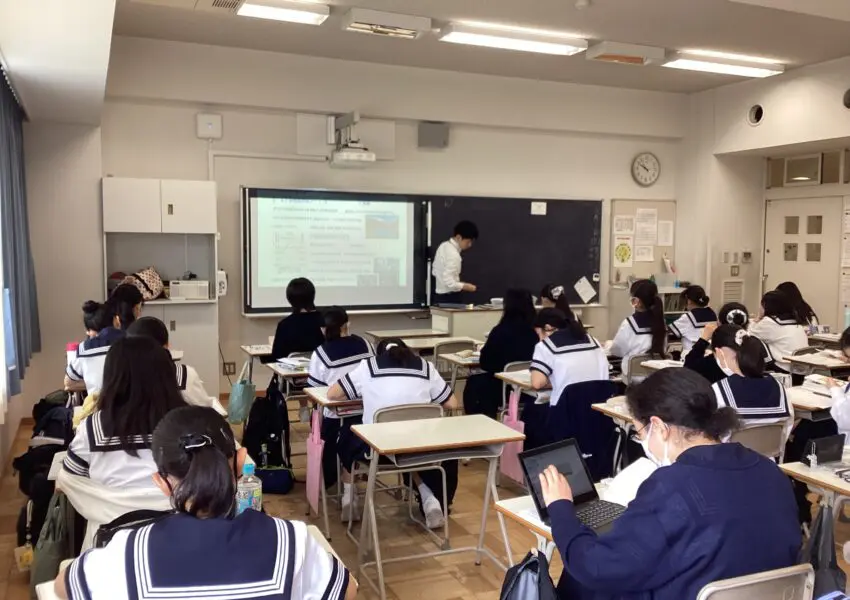 中1社会 古代ギリシャについて楽しく学んでいます | 神奈川学園
