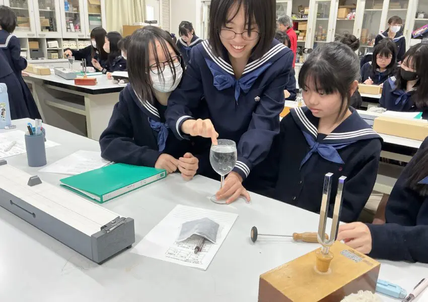 中1理科 音の性質を探る実験を行いました | 神奈川学園